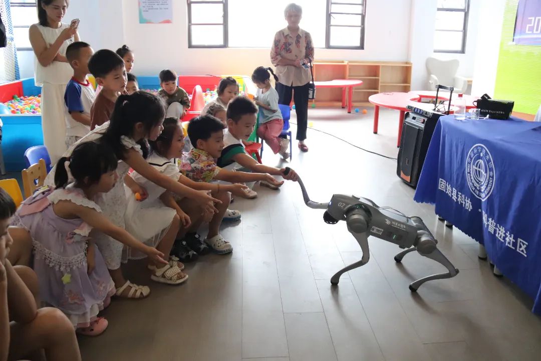 固始县陈淋子镇：科普教育进邻里，科学奥秘零距离